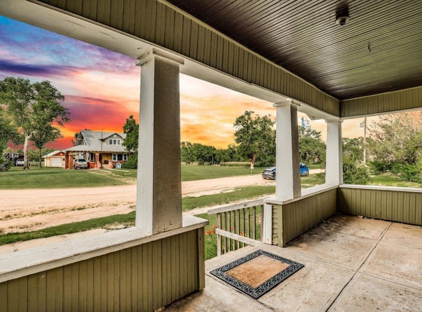2319 W Main St, Hutchinson, KS 67501