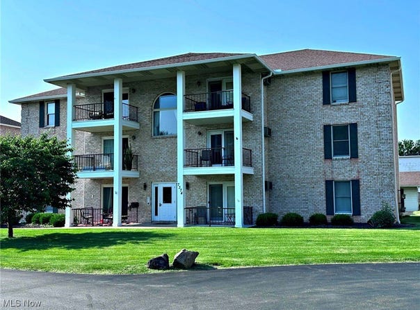 7374 Eisenhower Drive unit: 5, Boardman, OH 44512