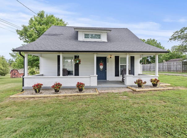 689 Mooreland Avenue, Harrodsburg, KY 40330