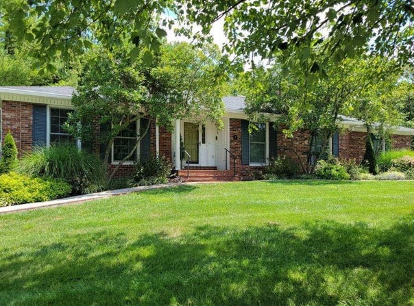 7 Whitebridge Lane, Frankfort, KY 40601