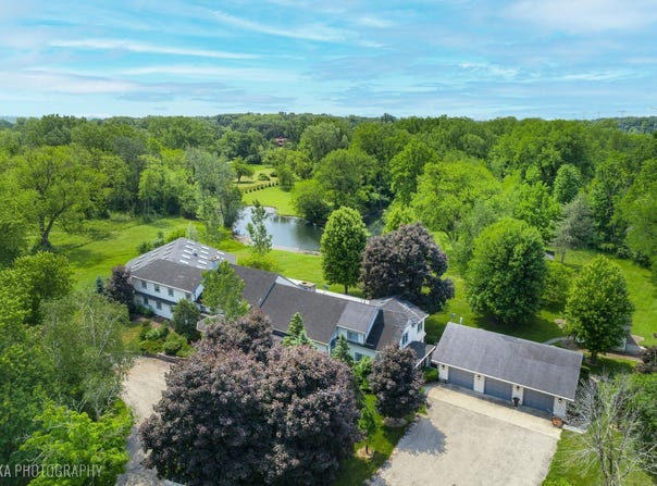 153 Algonquin Road, Barrington Hills, IL 60010