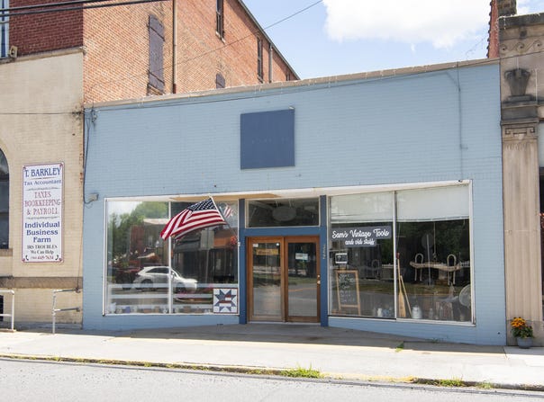 342 S Monroe St, Alderson, WV 24910