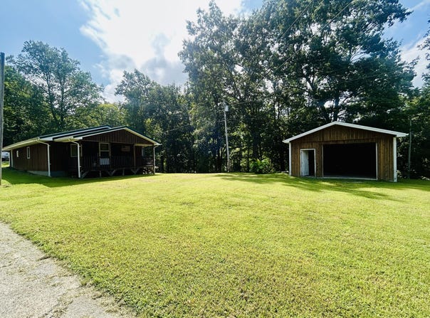384 Round Ridge Road, Pineville, KY 40977