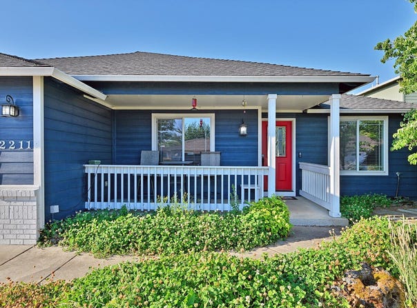 2211 Arlington Drive, Medford, OR 97501