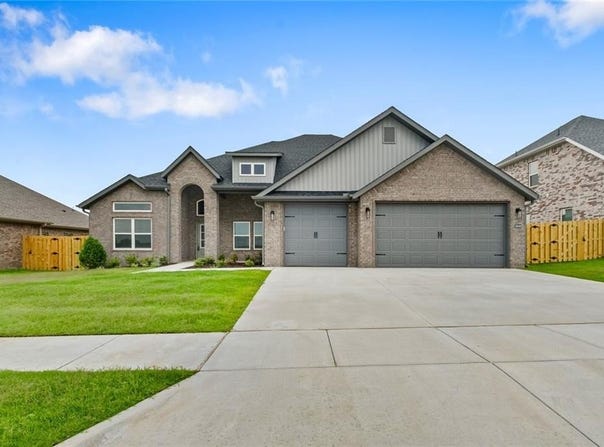1808 Charles  ST, Pea Ridge, AR 72751