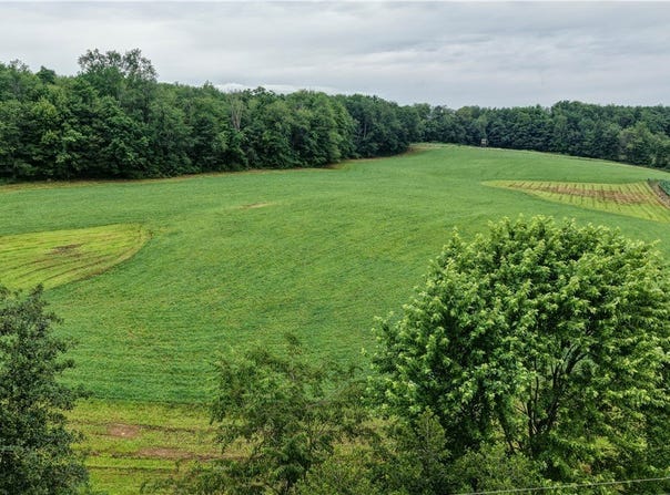 Hilltop Drive NW, Strasburg, OH 44680
