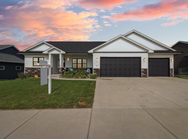 5 S Windmill Ridge Road, Evansville, WI 53536