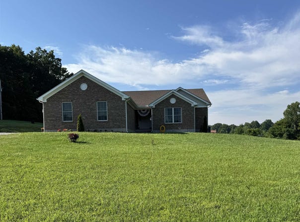 8488 E ASH Road, Bloomfield, IN 47424