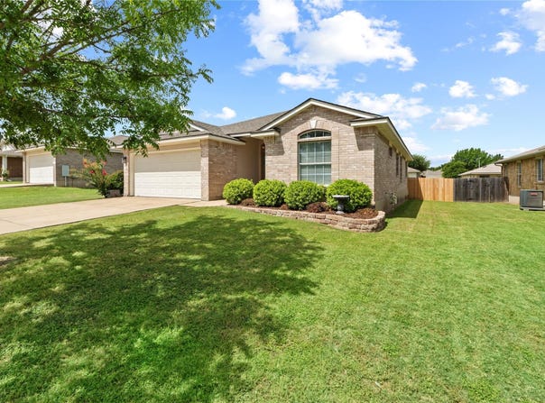 1111 Whitley DR, Leander, TX 78641