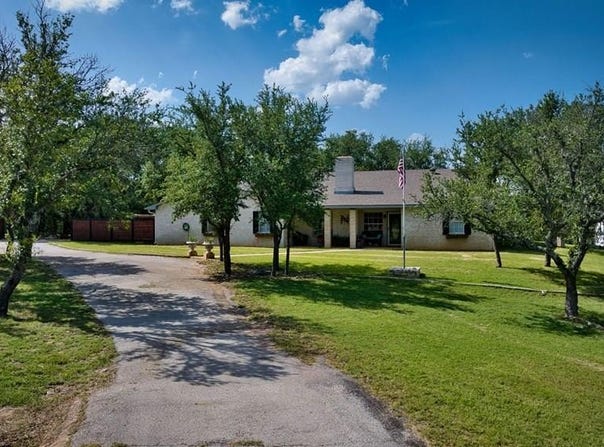 1310 Mckinley Ave, Mason, TX 76856