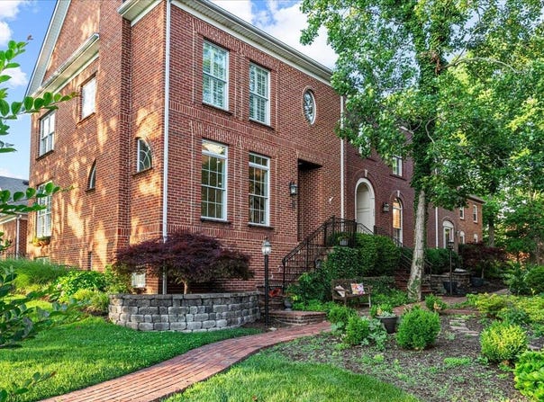 228 Chippendale Circle, Lexington, KY 40517