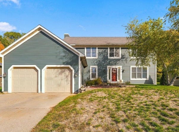 1497 Golf View Drive, River Falls, WI 54022