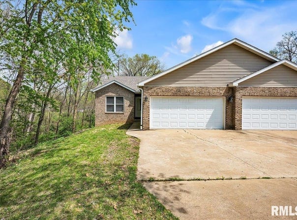 5213 W VALE Court, Bartonville, IL 61607