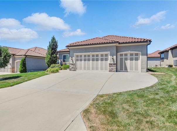 3912 SW Odell Drive, Lee's Summit, MO 64082