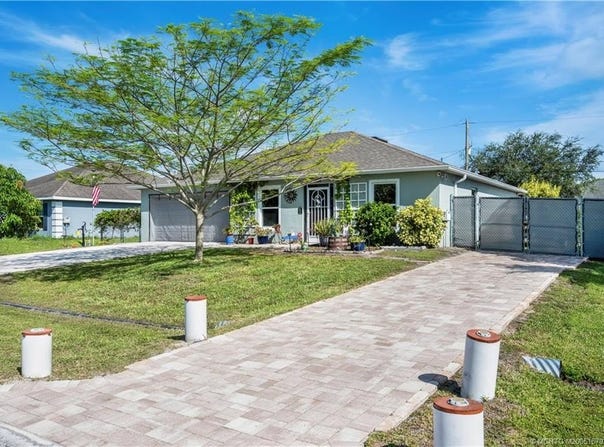 962 SW McElroy Avenue, Port St Lucie, FL 34953