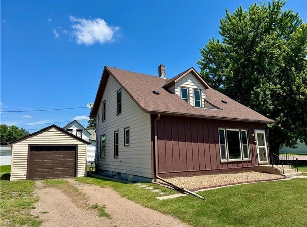 720 Fir Avenue, Bird Island, MN 55310