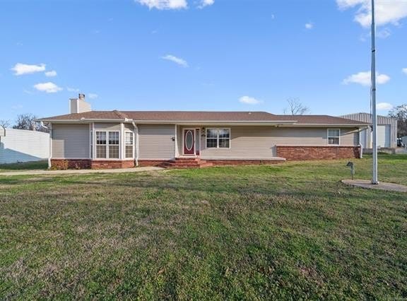 2 W Walnut Street, Salina, OK 74365