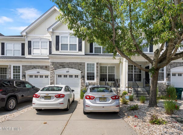 137 Brookfield Drive, Jackson, NJ 08527