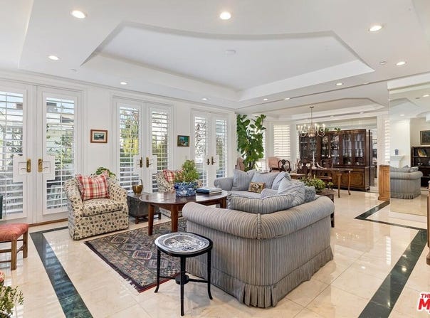 121 N Almont Dr, Beverly Hills, CA 90211