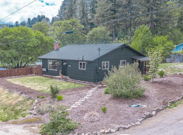 88182 CHESTNUT ST, Mapleton, OR 97453