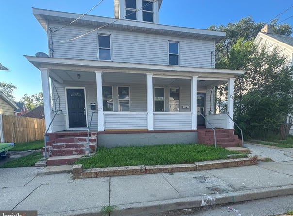 27 E ADAMS STREET, PAULSBORO, NJ 08066