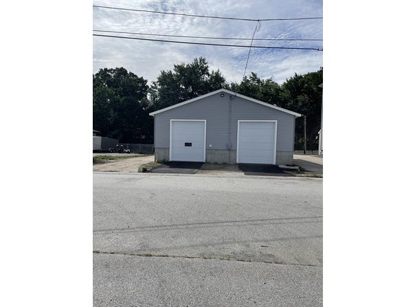 16 Dexter St, Worcester, MA 01607