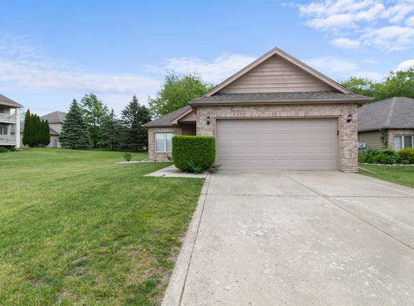 10501 Ontario Drive, Crown Point, IN 46307