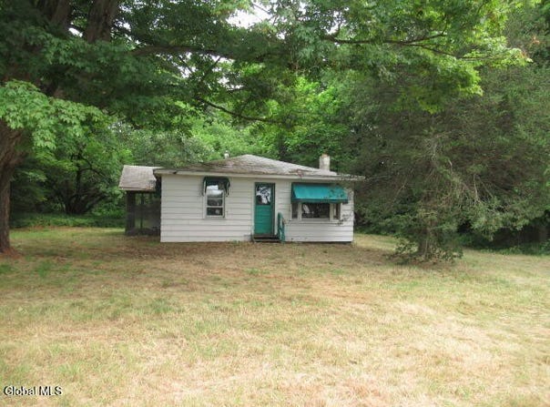 1143 State Route 196, Hudson Falls, NY 12839