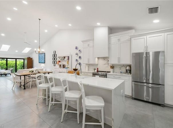 4006 Crayton Rd, NAPLES, FL 34103
