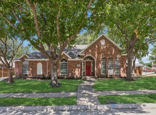 2824 Meadowside Drive, McKinney, TX 75071
