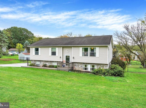 4422 WALTERS HATCHERY Road, SPRING GROVE, PA 17362