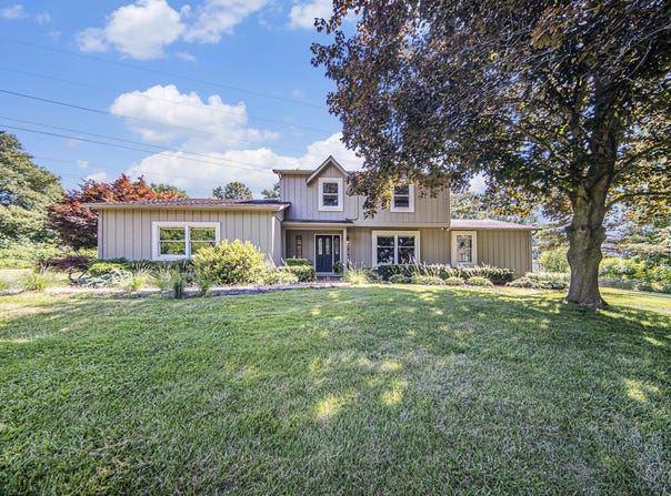 1653 W Willis Road, Saline, MI 48176