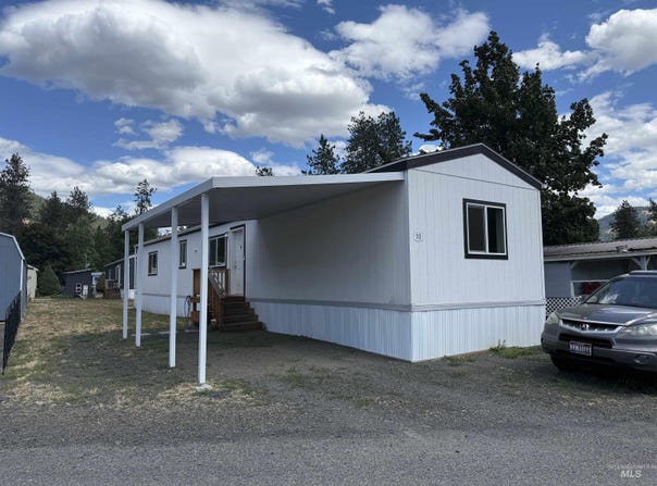 10 Kamloop Lane, Orofino, ID 83544