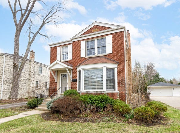 9 S Ridge Avenue, Arlington Heights, IL 60005