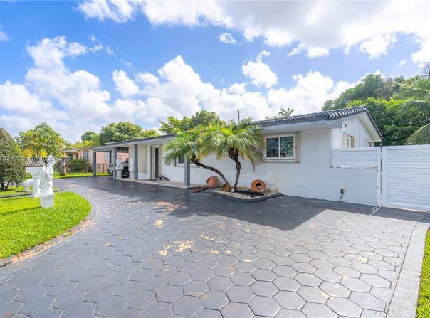 6975 W 10th Ct, Hialeah, FL 33014