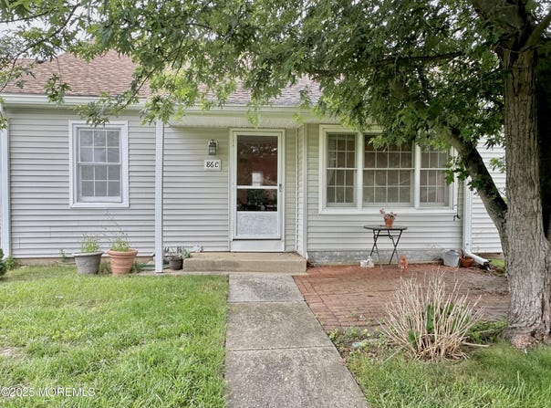 86 Jamestown Road, Freehold, NJ 07728