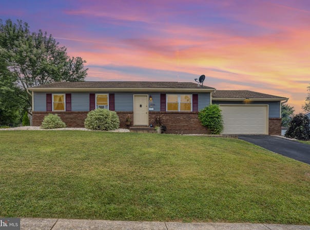3756 FOX CHASE DRIVE, DOVER, PA 17315