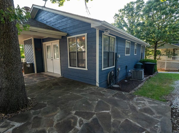 306 Deer Park Circle, Kimberling City, MO 65686