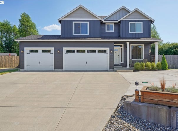 219 W CHRISTY CT, Yacolt, WA 98675
