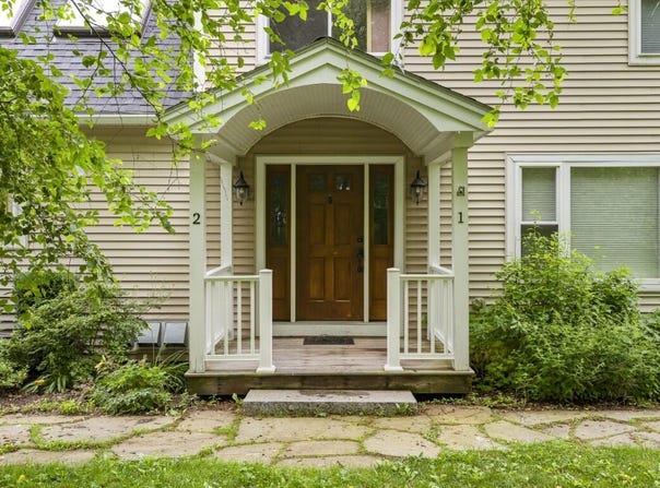 5 Hillside Place, Boothbay, ME 04537