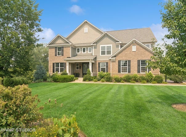 25560 W Tara Drive, Barrington, IL 60010