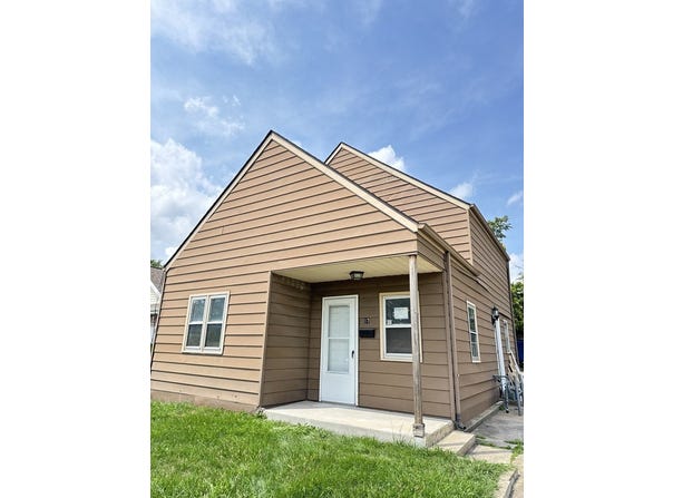 17 W 30th Place, Steger, IL 60475