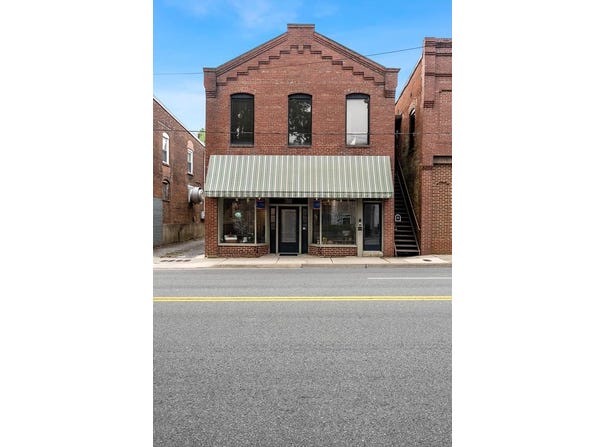 215 West Third Street, Farmville, VA 23901