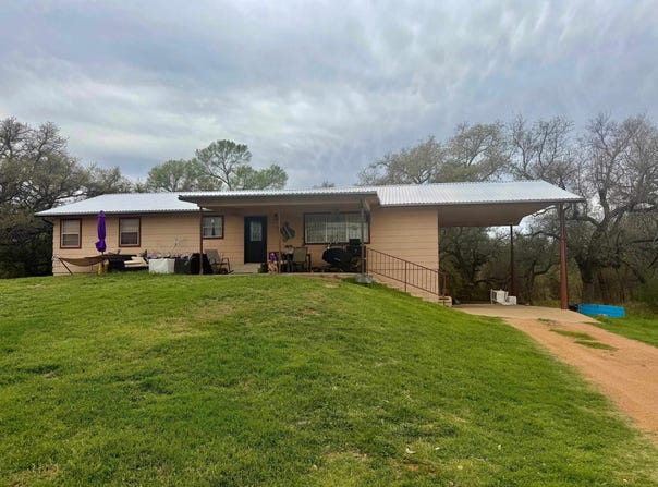 807 E Hwy 71, Llano, TX 78643