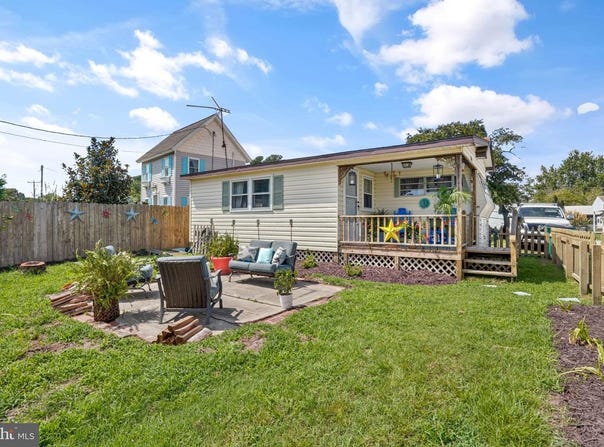 8096 MIRE POND ONE, CHINCOTEAGUE, VA 23336