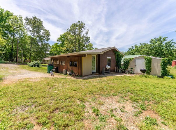 302 W 5th Street, Hardy, AR 72542
