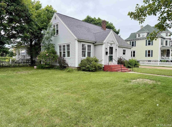 1020 S 7th, Escanaba, MI 49829