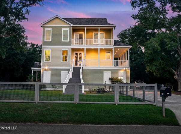 253 S Lang Avenue, Long Beach, MS 39560
