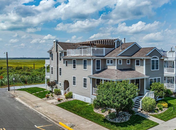 4762 West Ave, 2nd Fl, Ocean City, NJ 08226