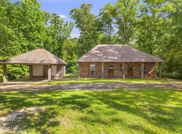 500 E Dewey Camp Drive, Florence, MS 39073